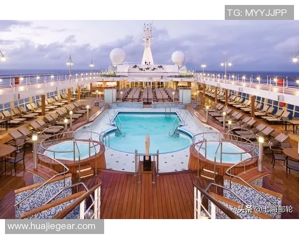 足球明星的假日生活探秘：阳光沙滩与豪华游艇的奢华之旅